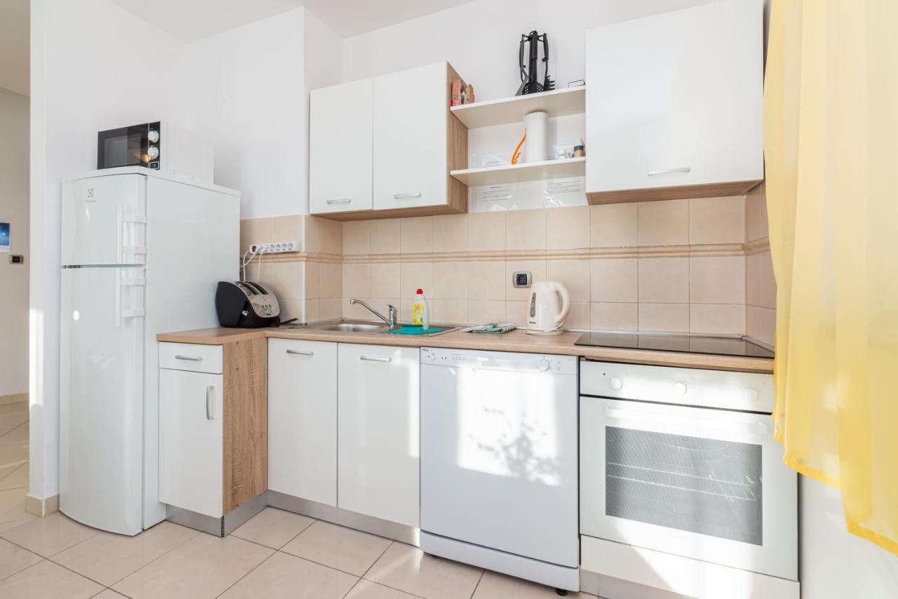 Apartment Mimoza 5, Baska, Krk エクステリア 写真
