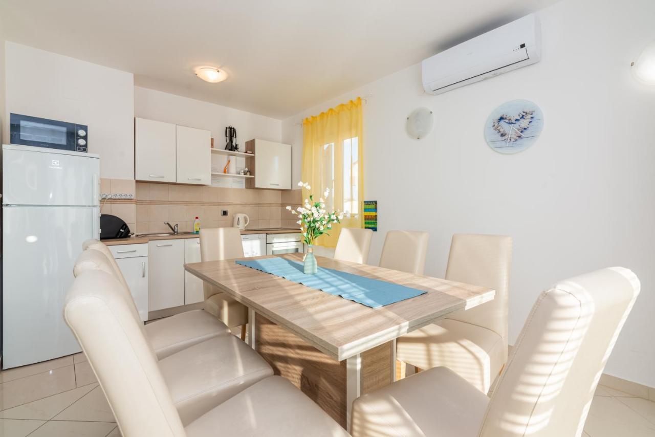 Apartment Mimoza 5, Baska, Krk エクステリア 写真