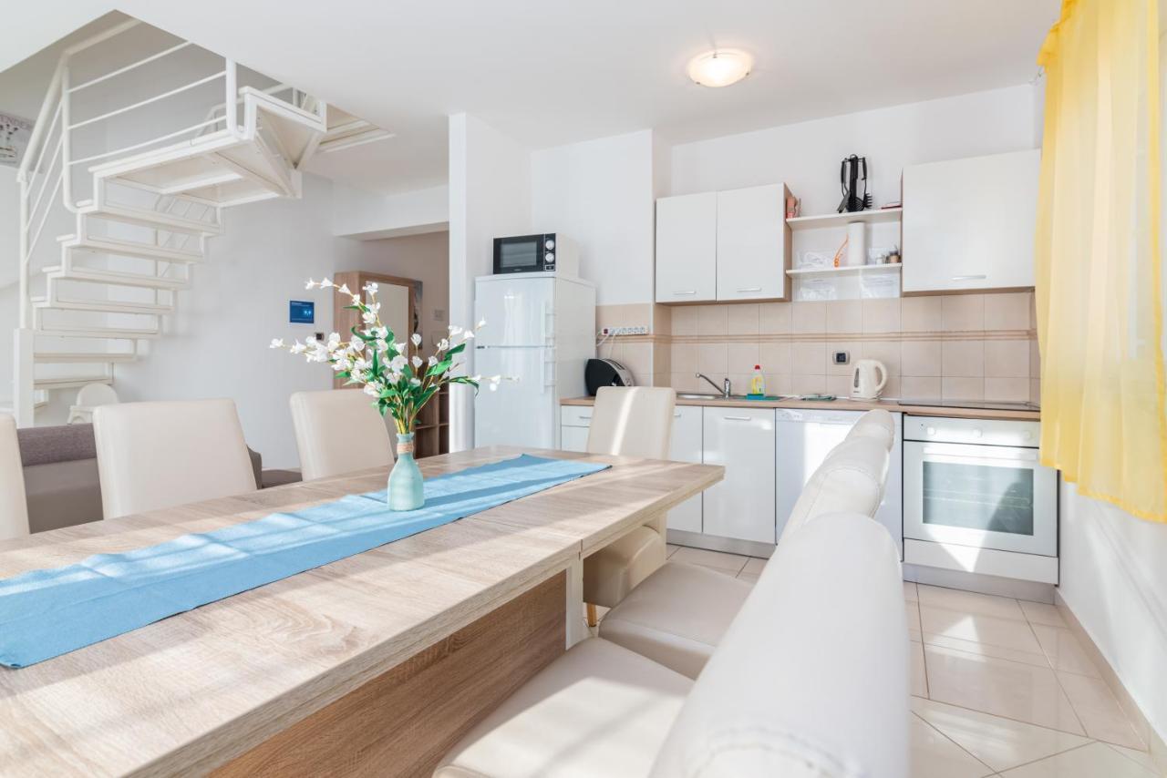 Apartment Mimoza 5, Baska, Krk エクステリア 写真