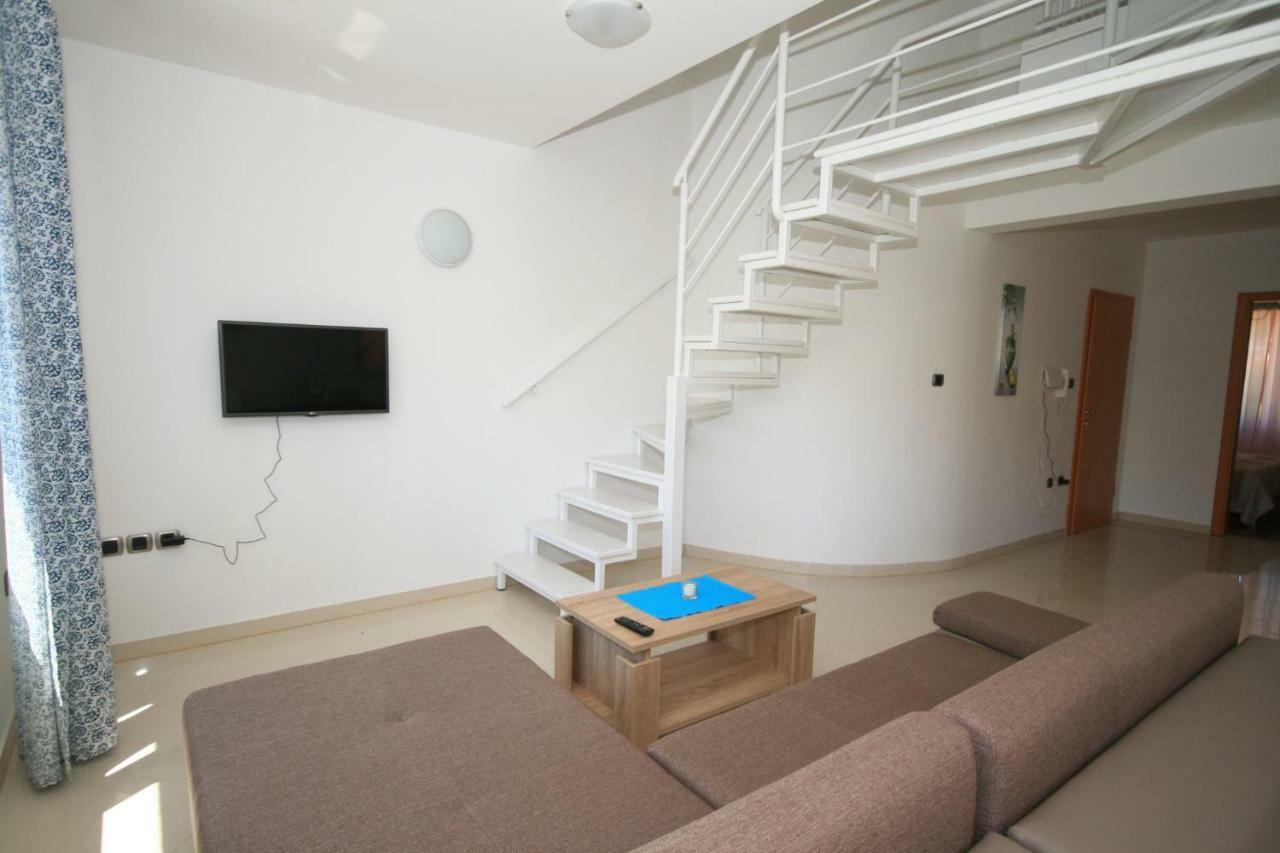 Apartment Mimoza 5, Baska, Krk エクステリア 写真